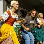 Vince Neil Leads Chicken Dance